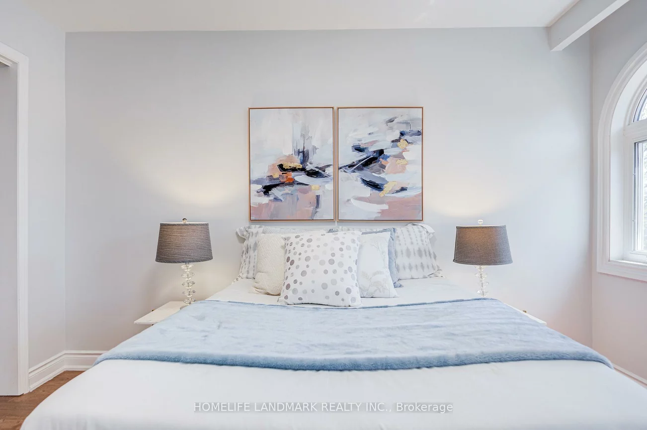 1608, Sherwood Forrest, Sheridan, Mississauga