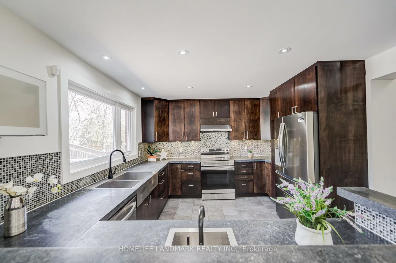 1608, Sherwood Forrest, Sheridan, Mississauga
