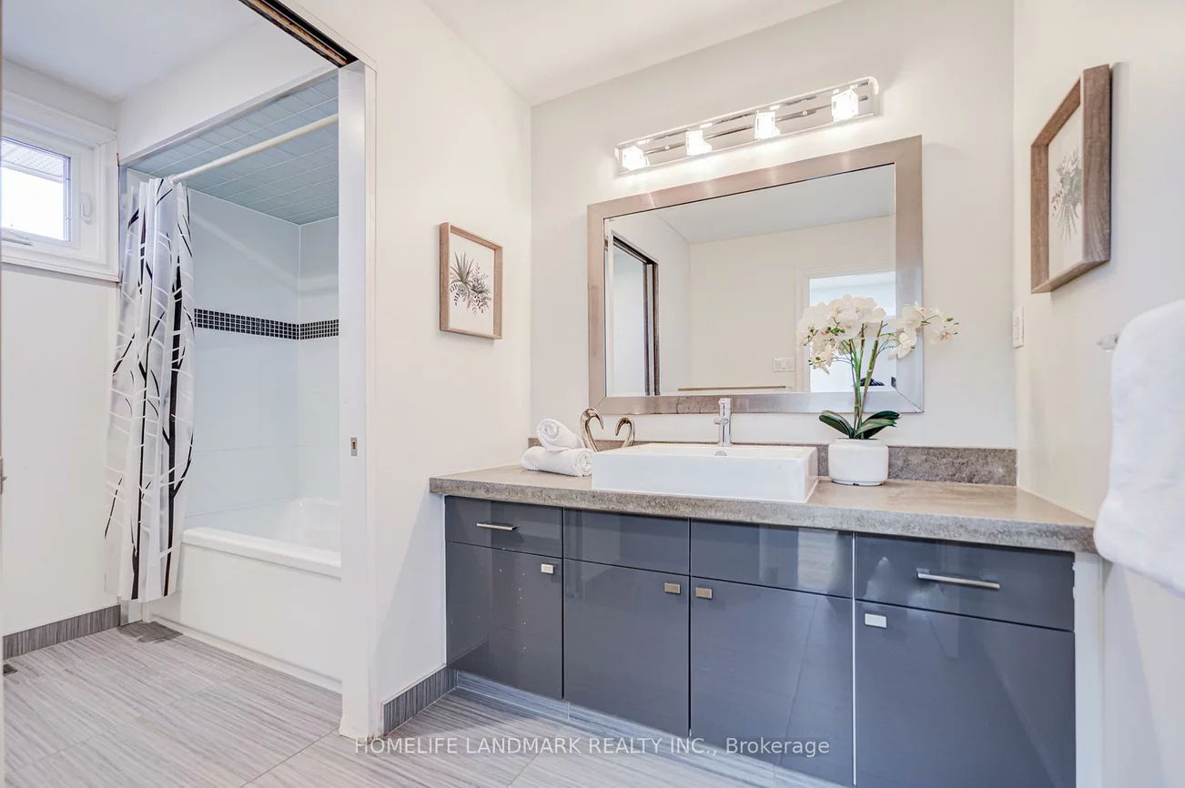 1608, Sherwood Forrest, Sheridan, Mississauga