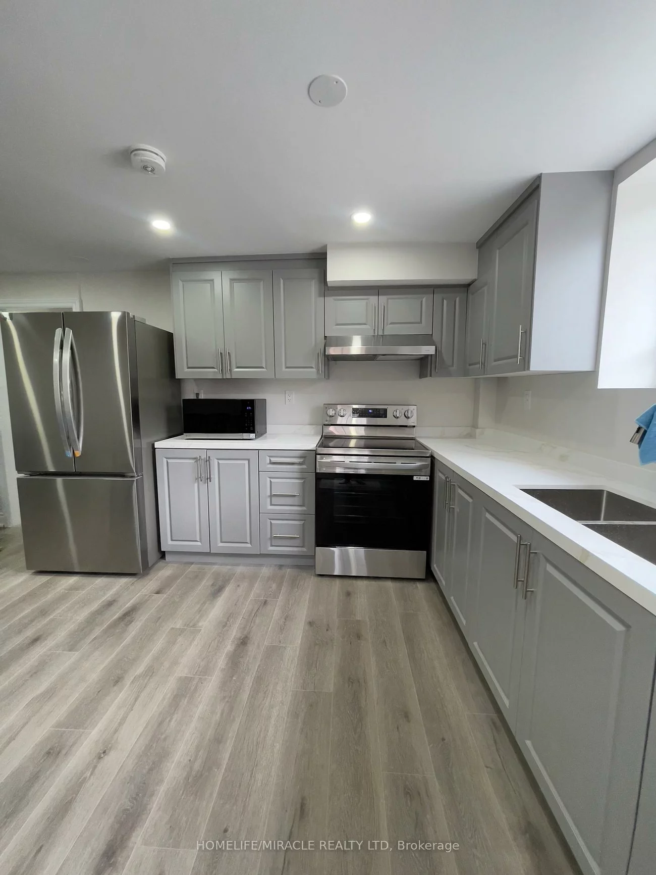 5522, Fleur-De-Lis, Hurontario, Mississauga