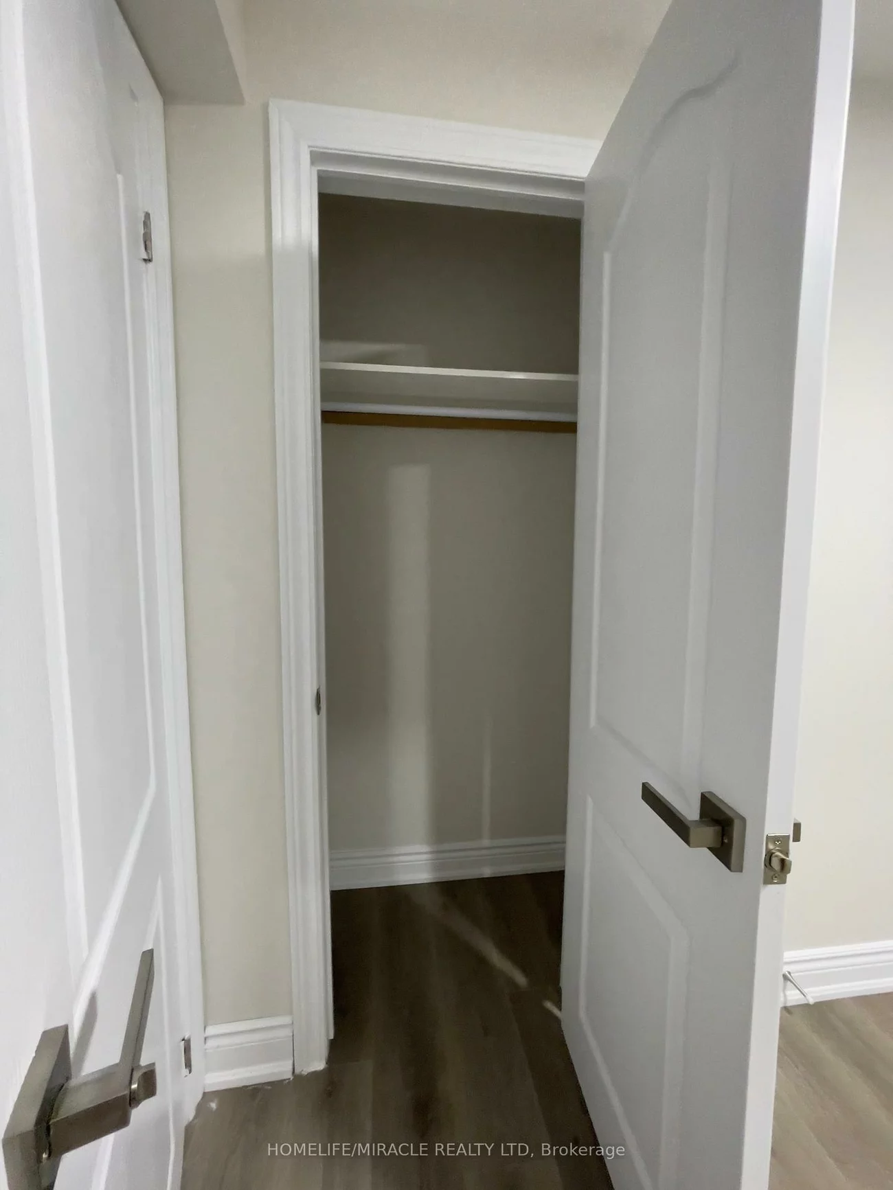 5522, Fleur-De-Lis, Hurontario, Mississauga