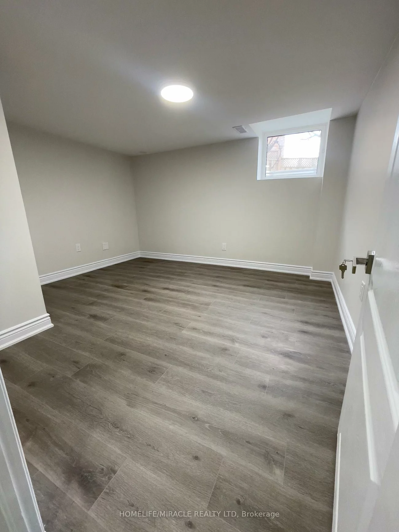5522, Fleur-De-Lis, Hurontario, Mississauga