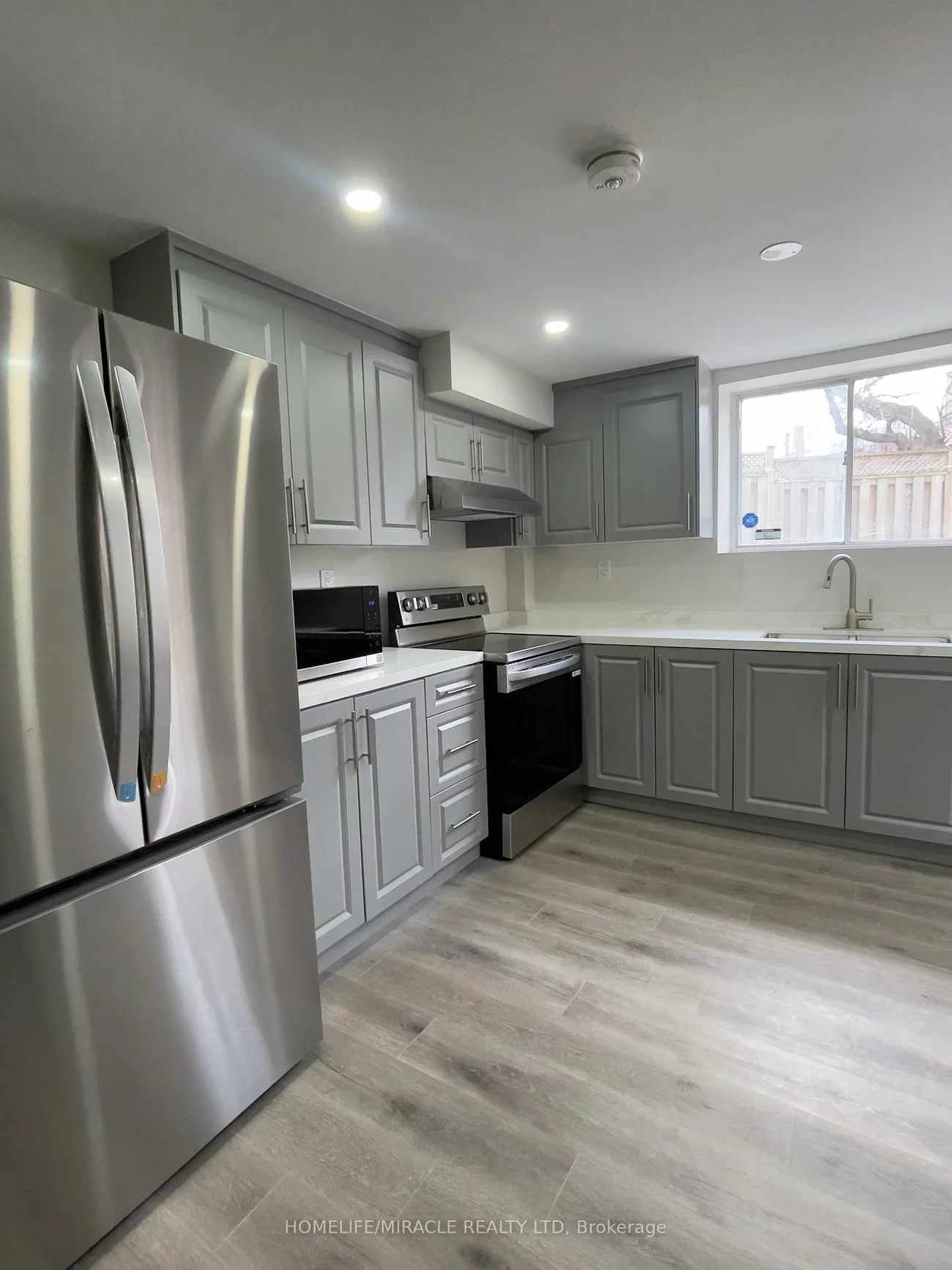 5522, Fleur-De-Lis, Hurontario, Mississauga