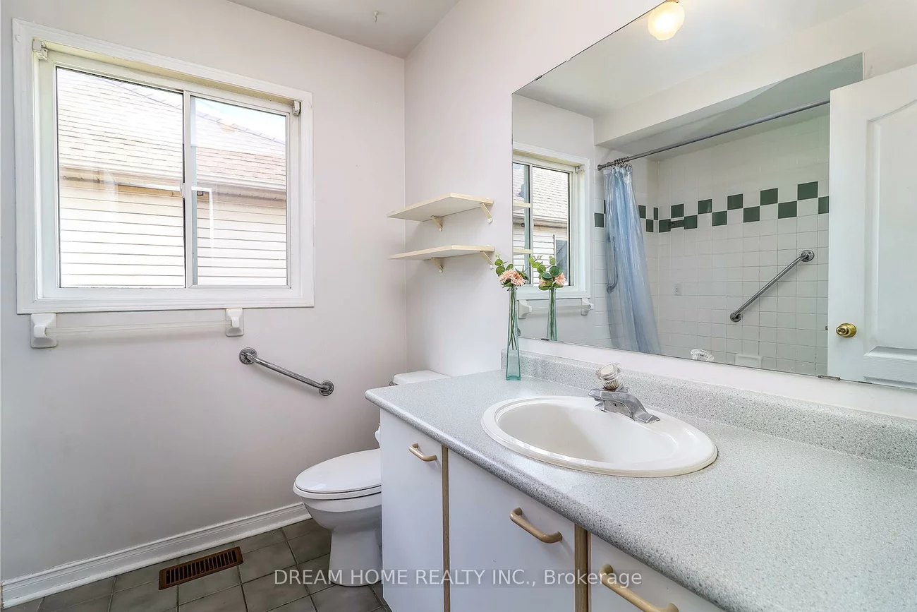 2832, Galleon, Central Erin Mills, Mississauga