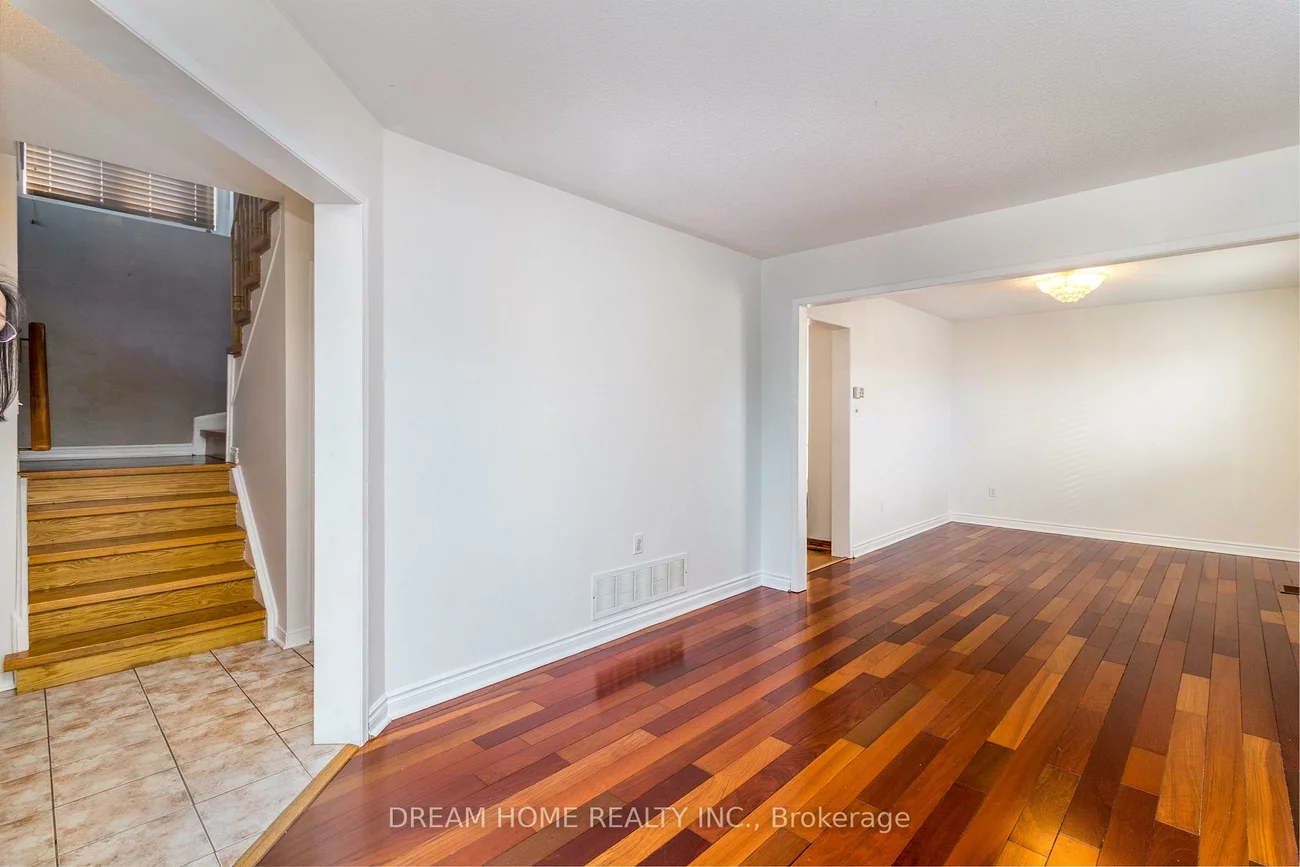 2832, Galleon, Central Erin Mills, Mississauga