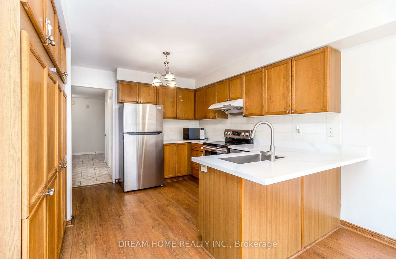 2832, Galleon, Central Erin Mills, Mississauga