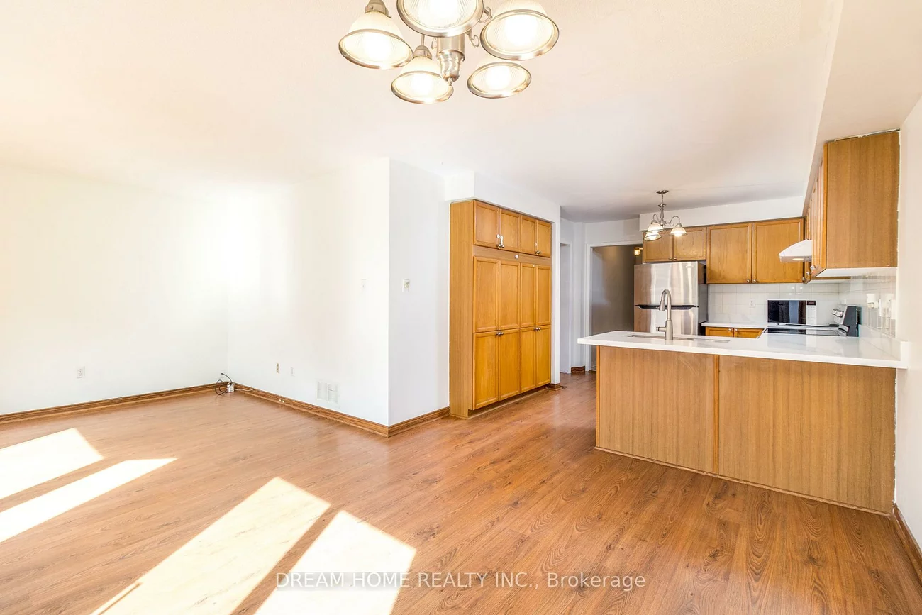 2832, Galleon, Central Erin Mills, Mississauga