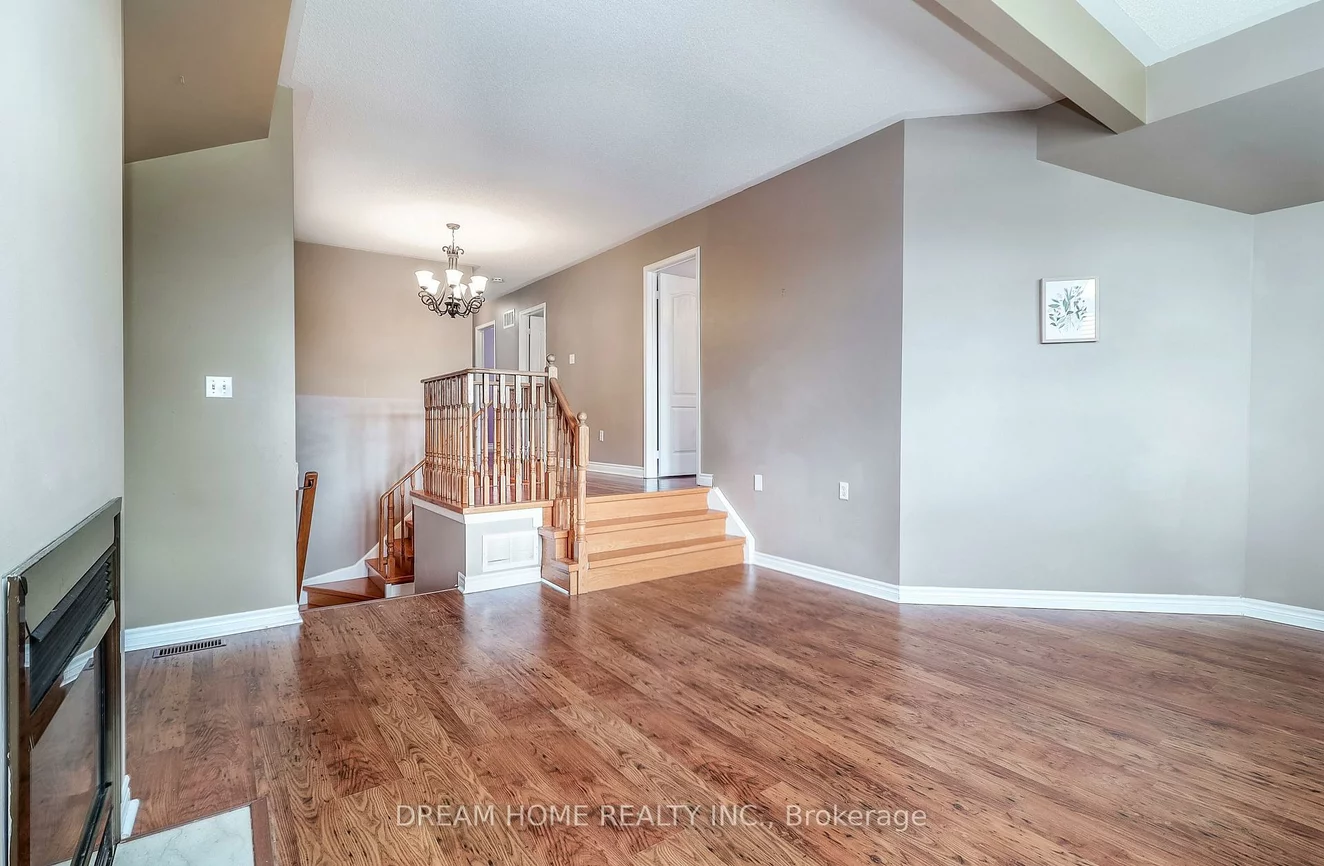 2832, Galleon, Central Erin Mills, Mississauga