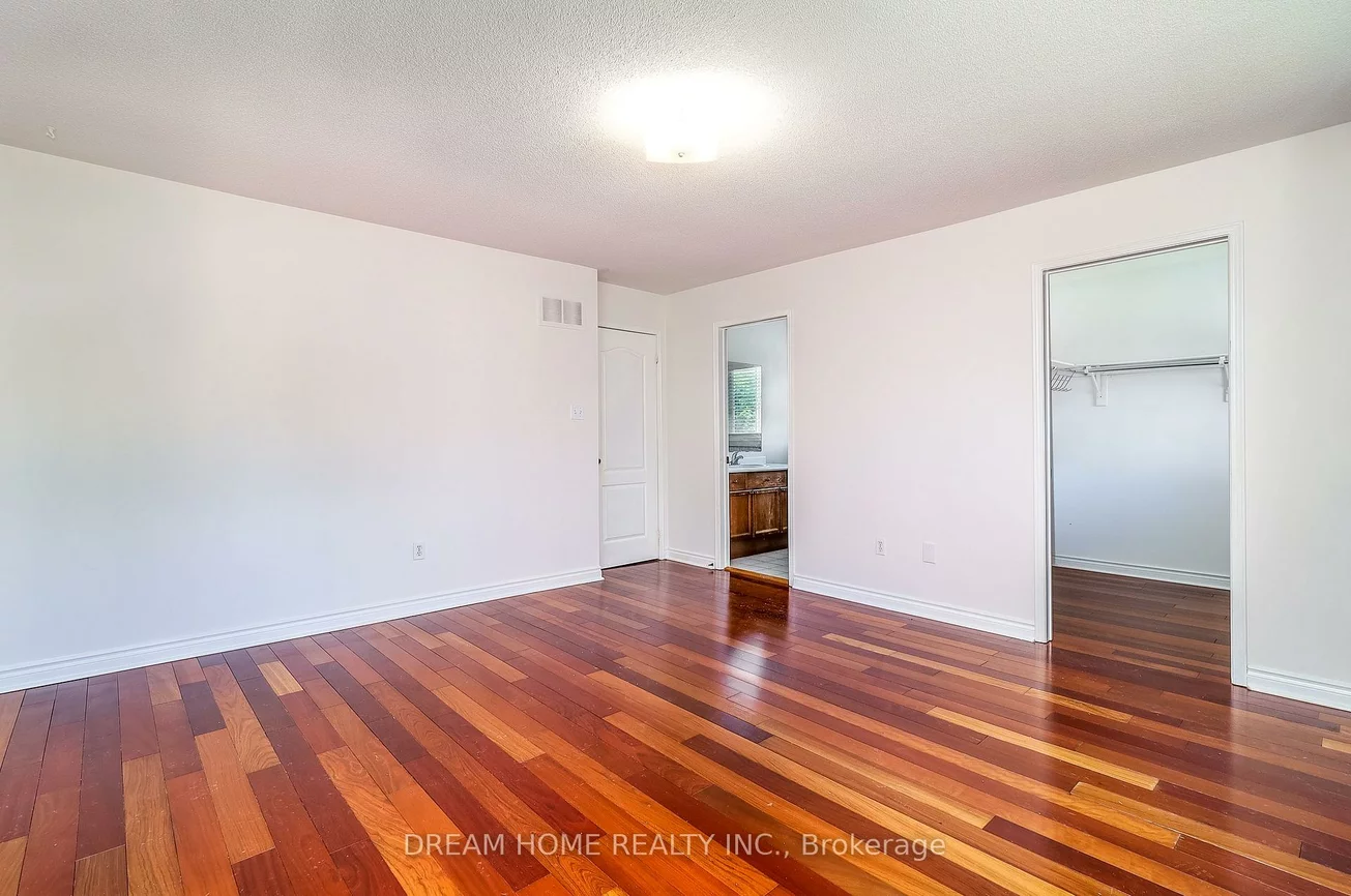 2832, Galleon, Central Erin Mills, Mississauga