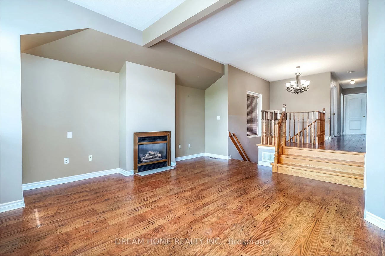 2832, Galleon, Central Erin Mills, Mississauga