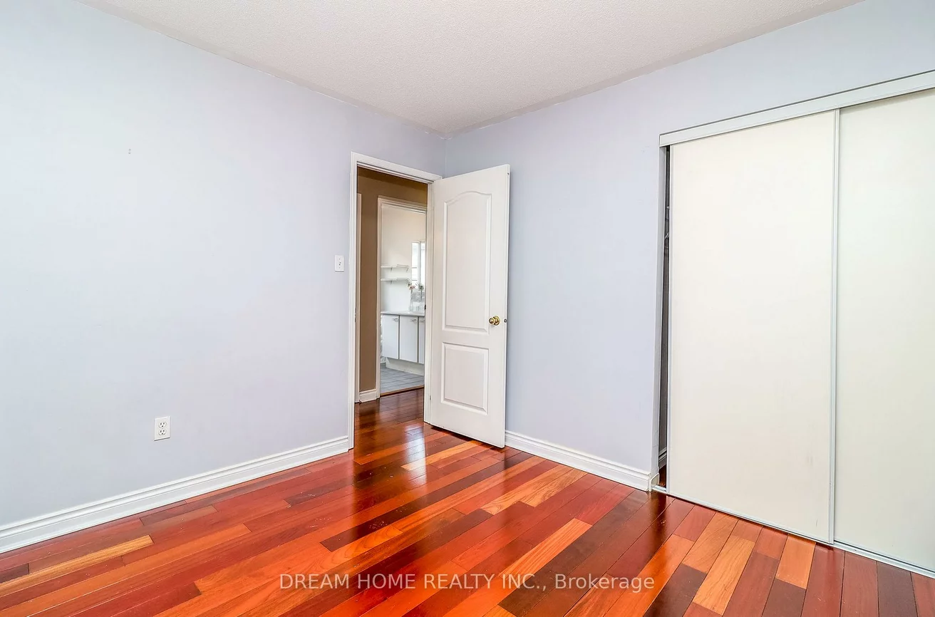 2832, Galleon, Central Erin Mills, Mississauga