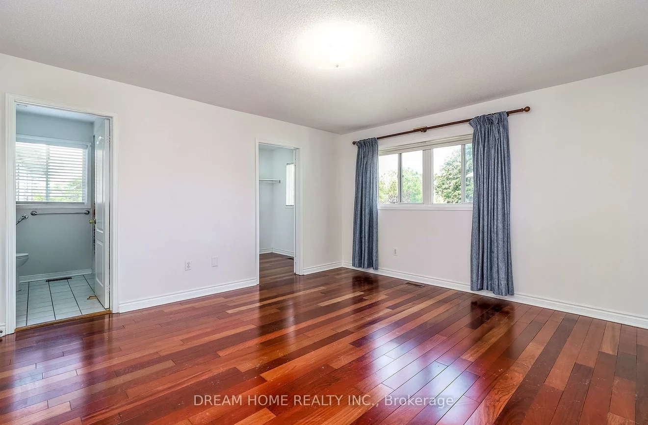 2832, Galleon, Central Erin Mills, Mississauga