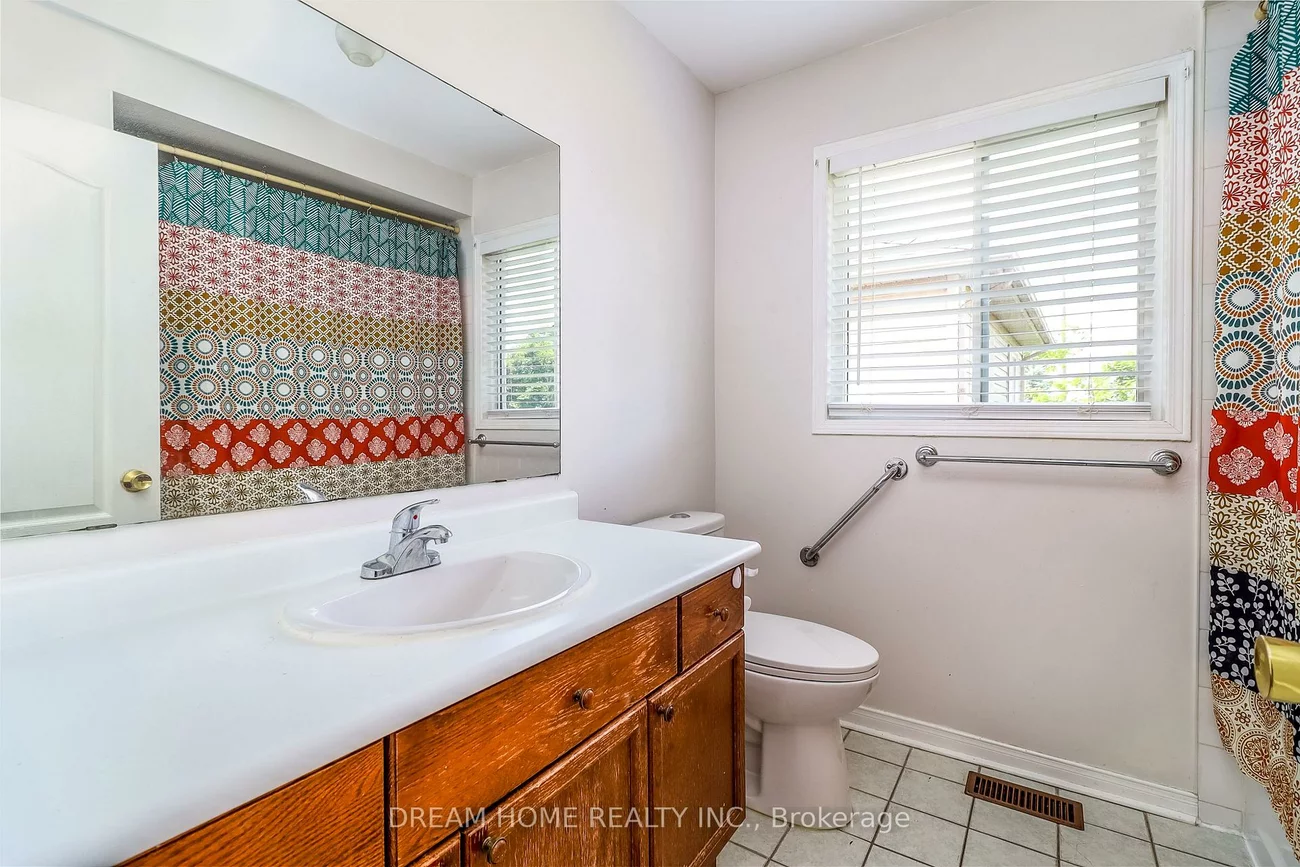 2832, Galleon, Central Erin Mills, Mississauga