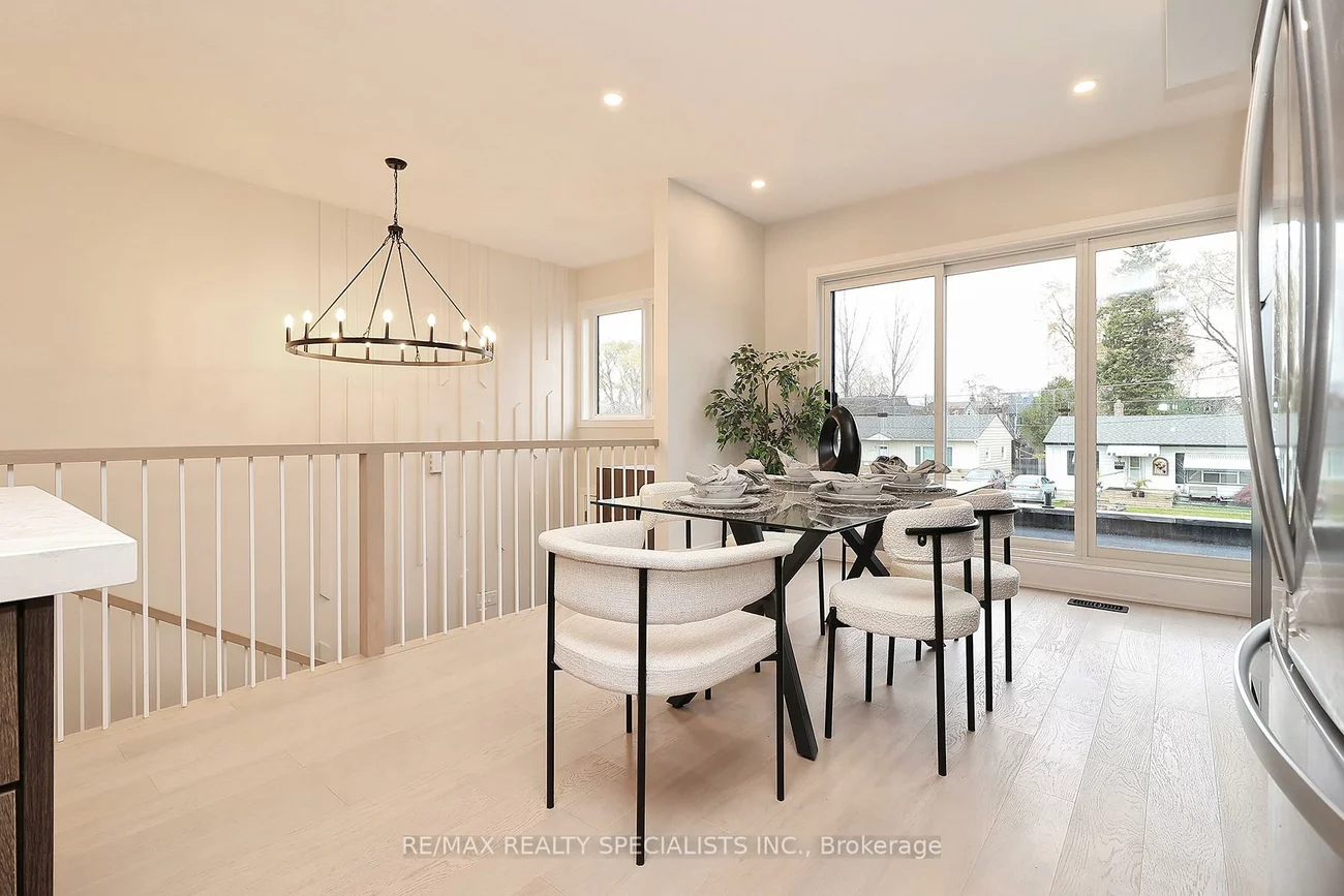 1046, ROOSEVELT, Lakeview, Mississauga