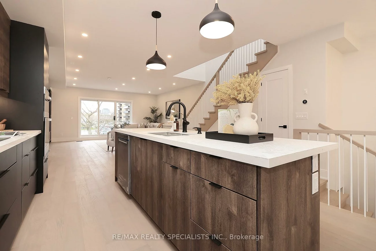 1046, ROOSEVELT, Lakeview, Mississauga