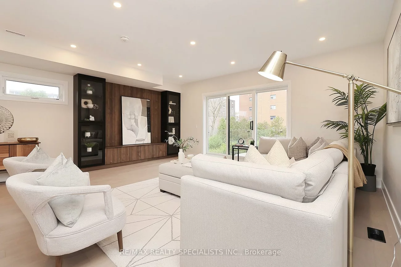 1046, ROOSEVELT, Lakeview, Mississauga