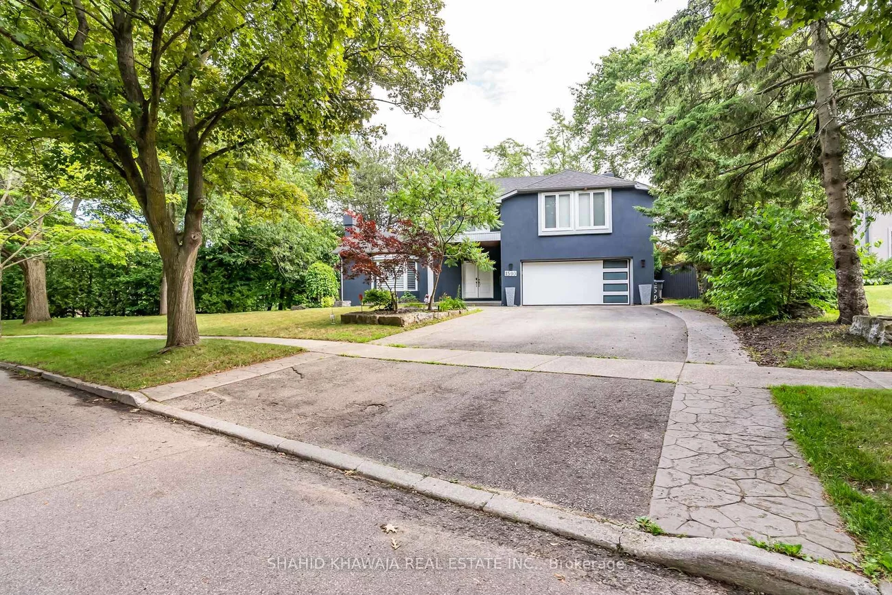 1590, Yew, Sheridan, Mississauga
