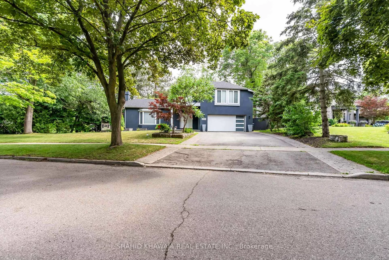 1590, Yew, Sheridan, Mississauga