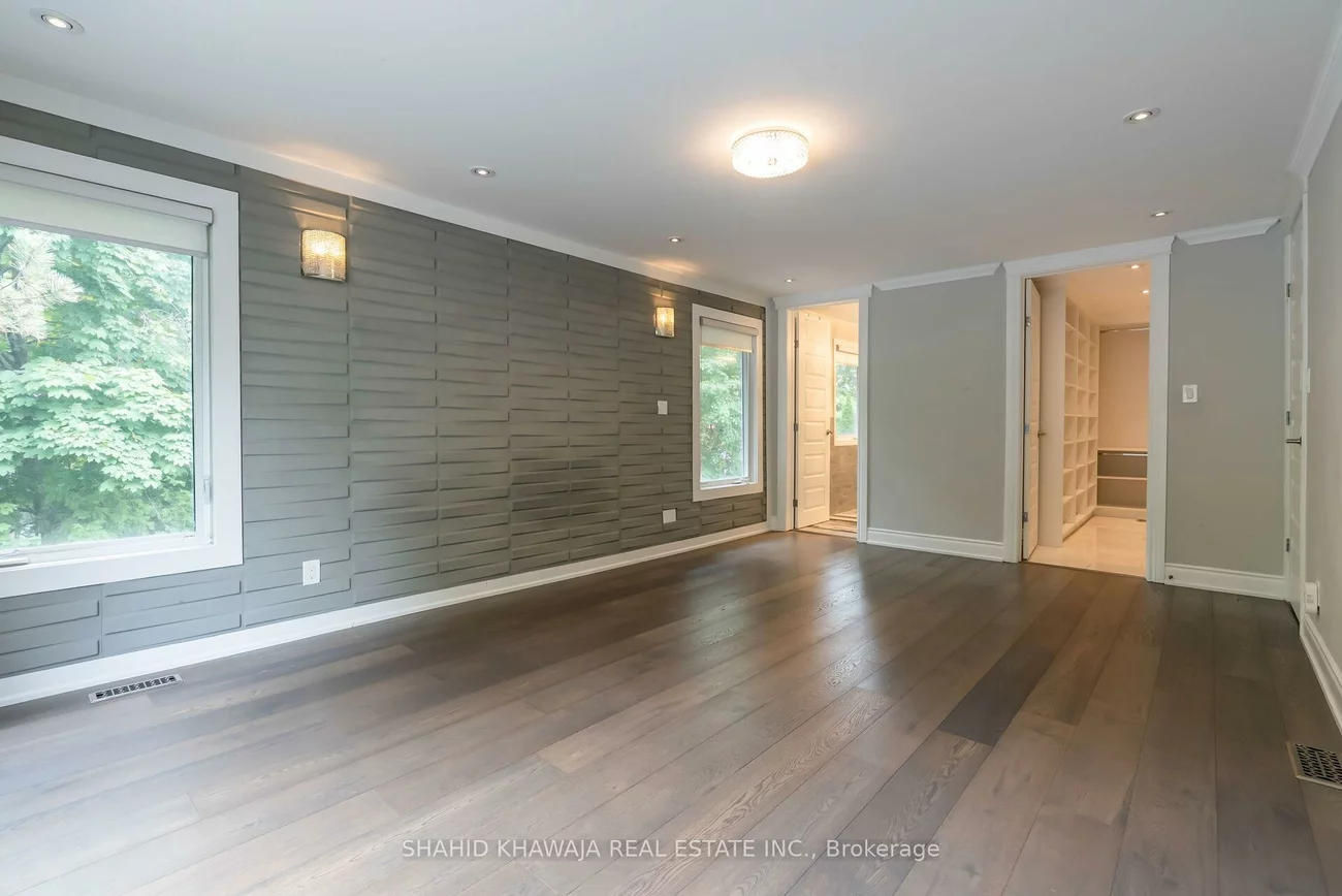 1590, Yew, Sheridan, Mississauga