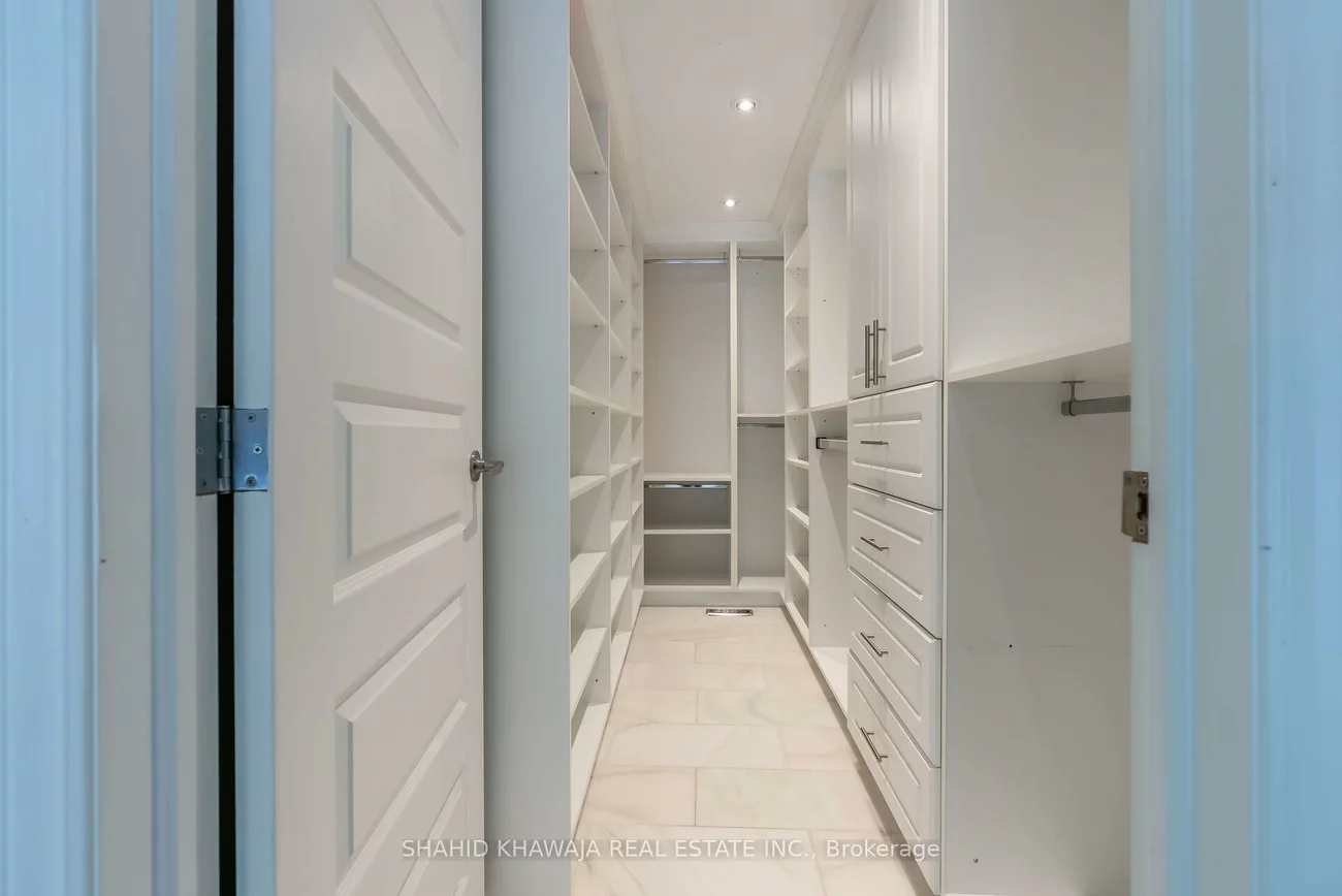1590, Yew, Sheridan, Mississauga