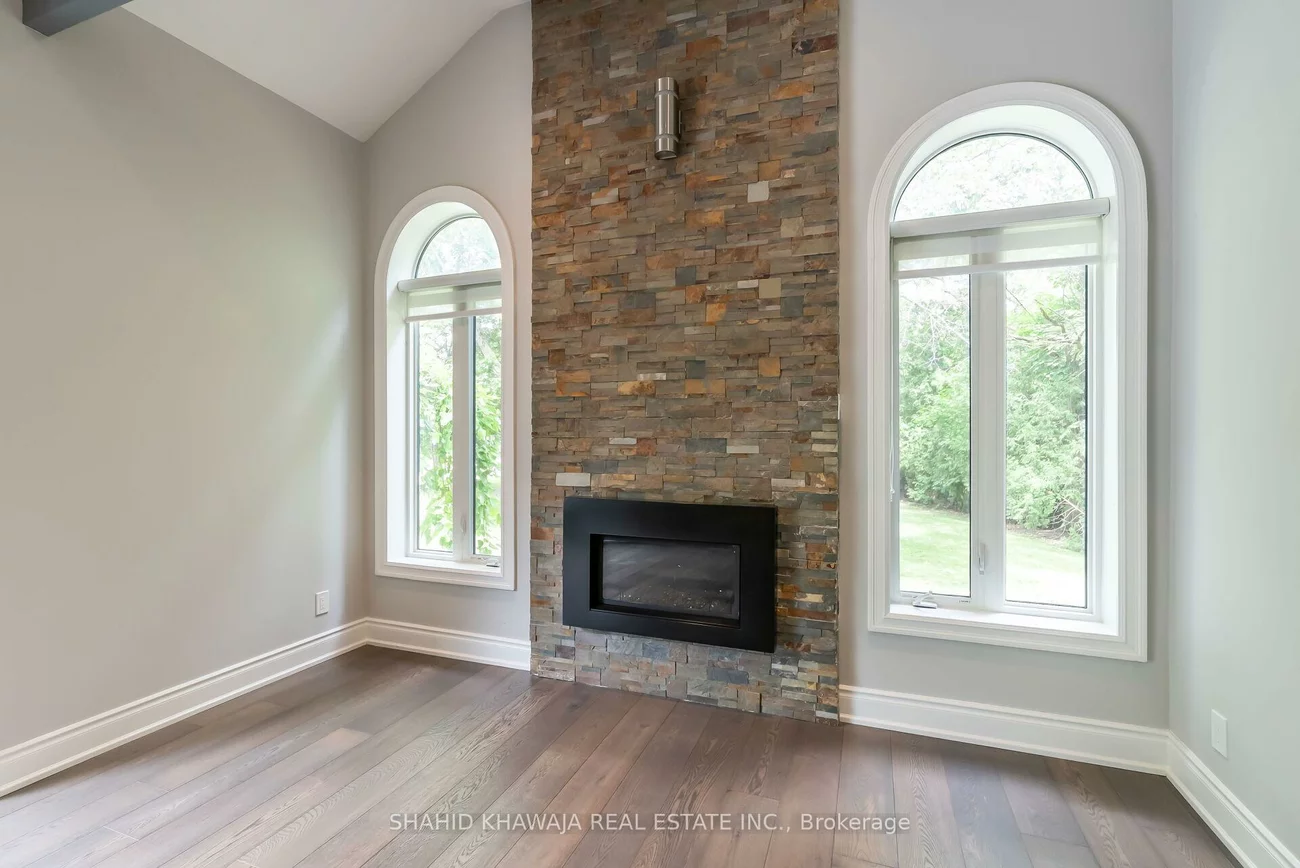1590, Yew, Sheridan, Mississauga