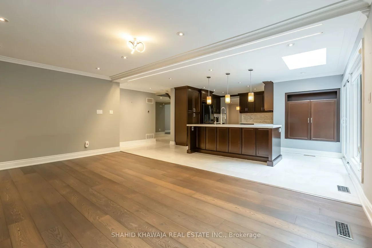 1590, Yew, Sheridan, Mississauga