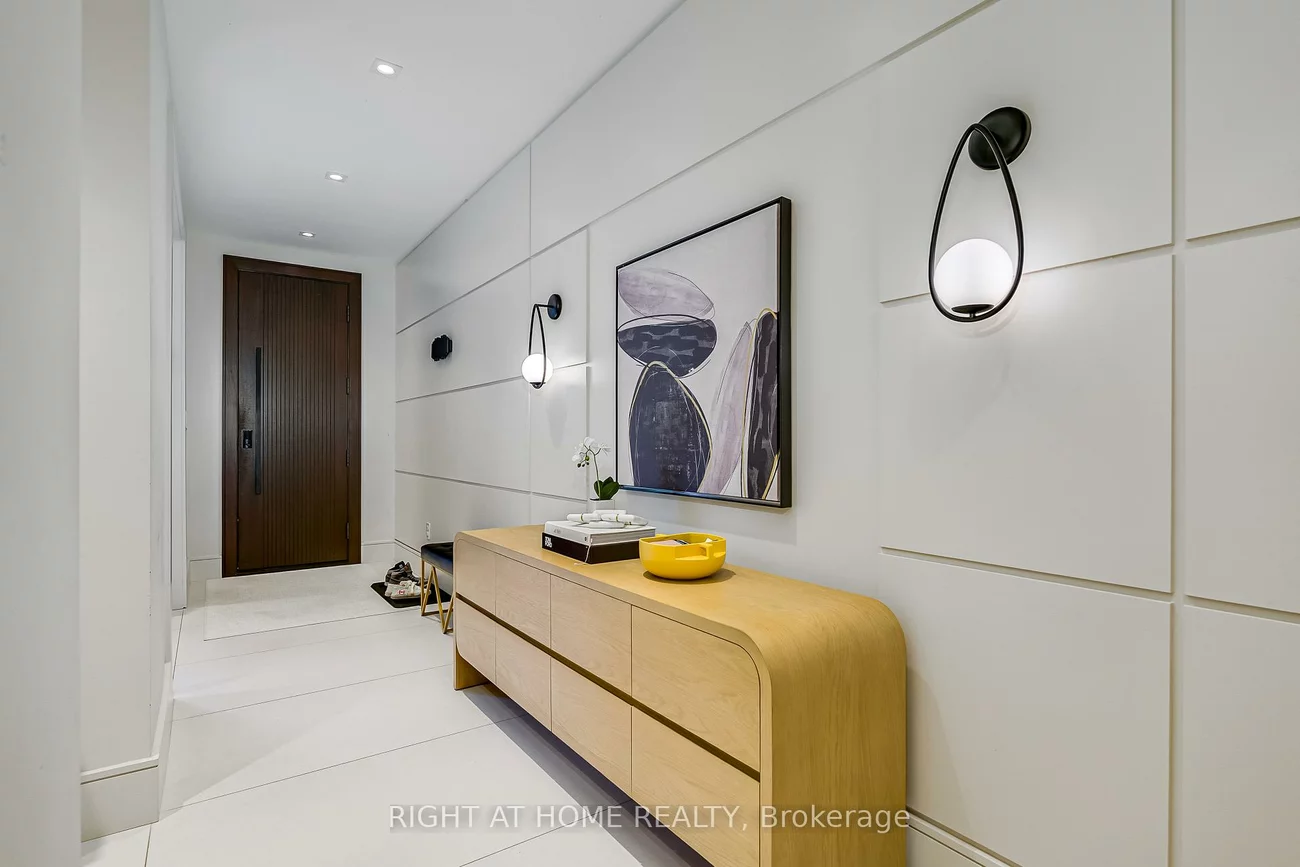 585, Montbeck, Lakeview, Mississauga