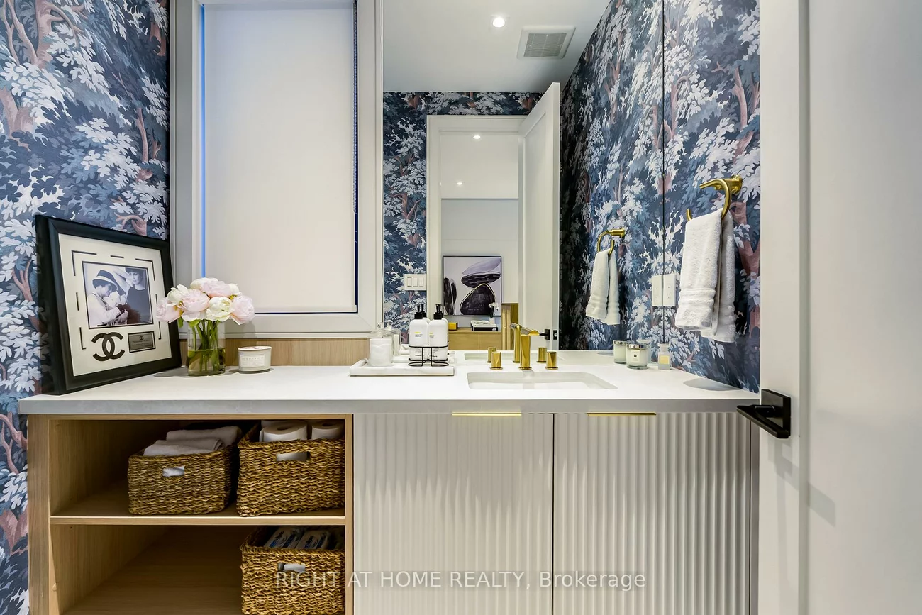 585, Montbeck, Lakeview, Mississauga