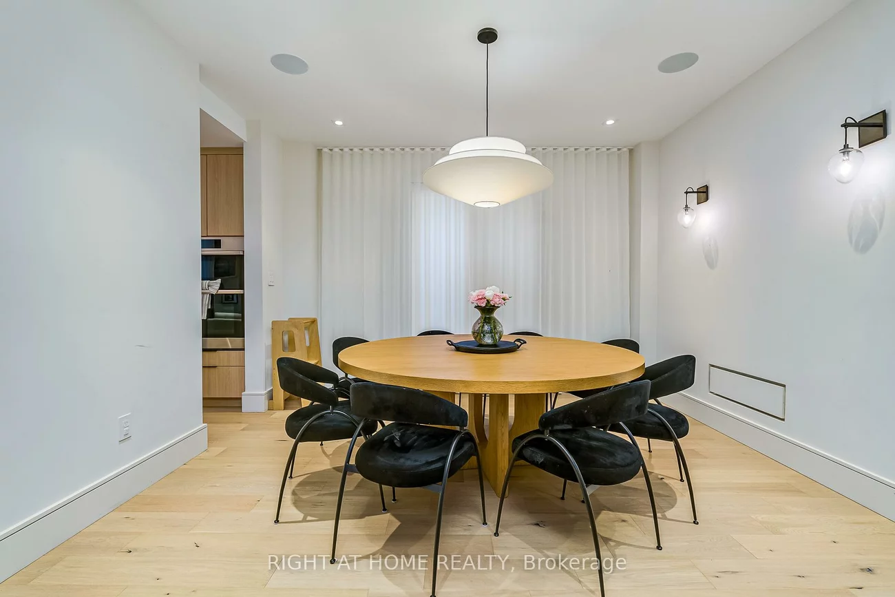 585, Montbeck, Lakeview, Mississauga