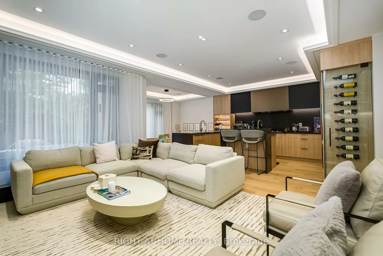 585, Montbeck, Lakeview, Mississauga