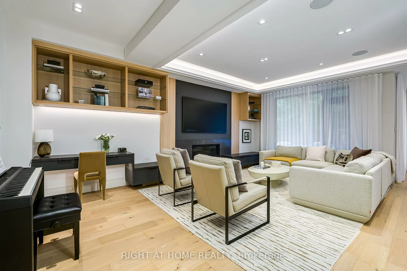 585, Montbeck, Lakeview, Mississauga