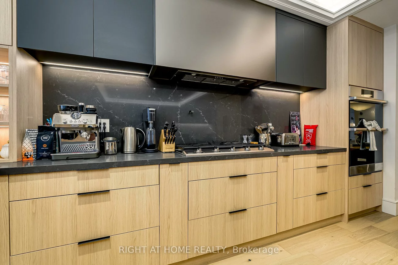 585, Montbeck, Lakeview, Mississauga