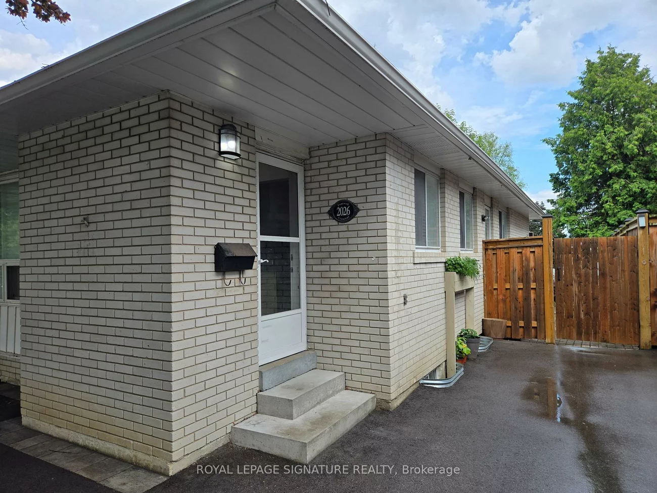 2026, Fontwell, Clarkson, Mississauga