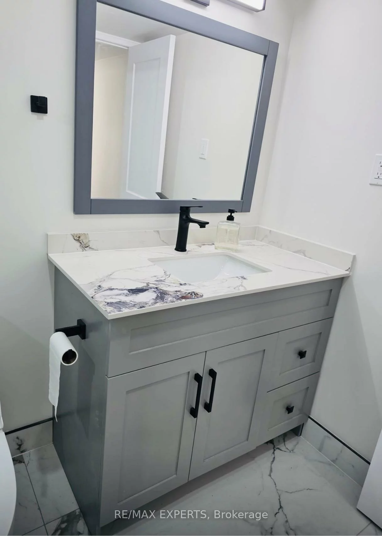 3400, Erin Centre, Churchill Meadows, Mississauga