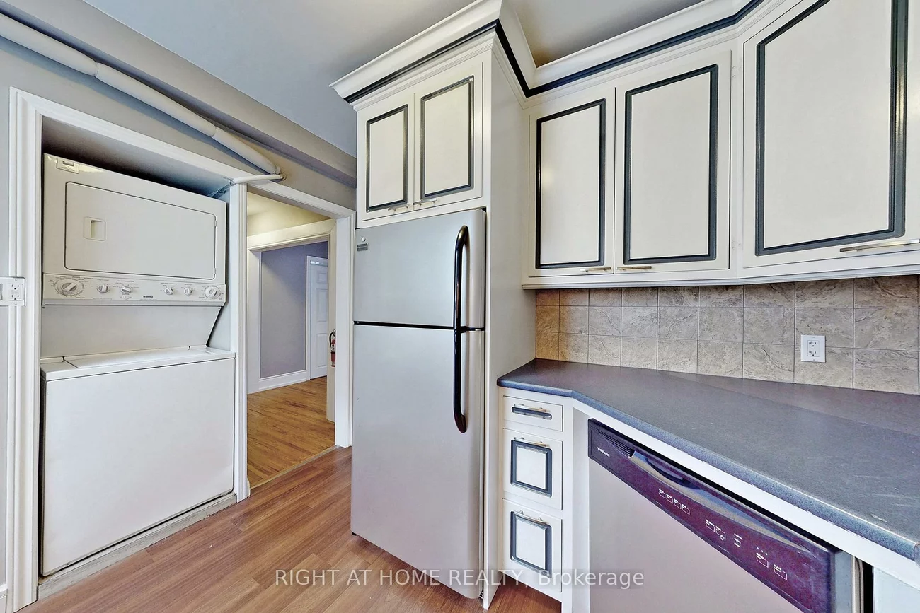 255, Lakeshore, Port Credit, Mississauga