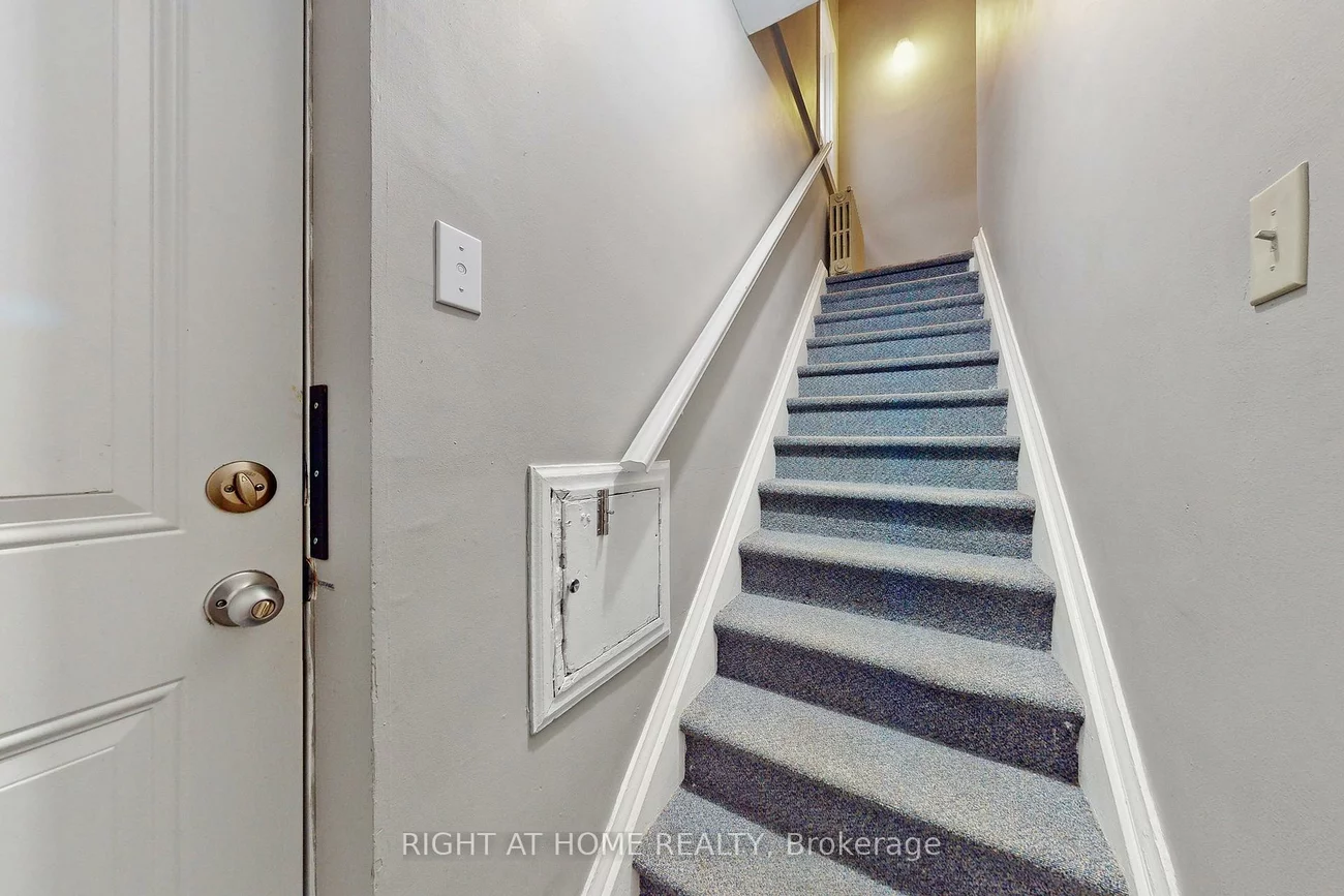 255, Lakeshore, Port Credit, Mississauga
