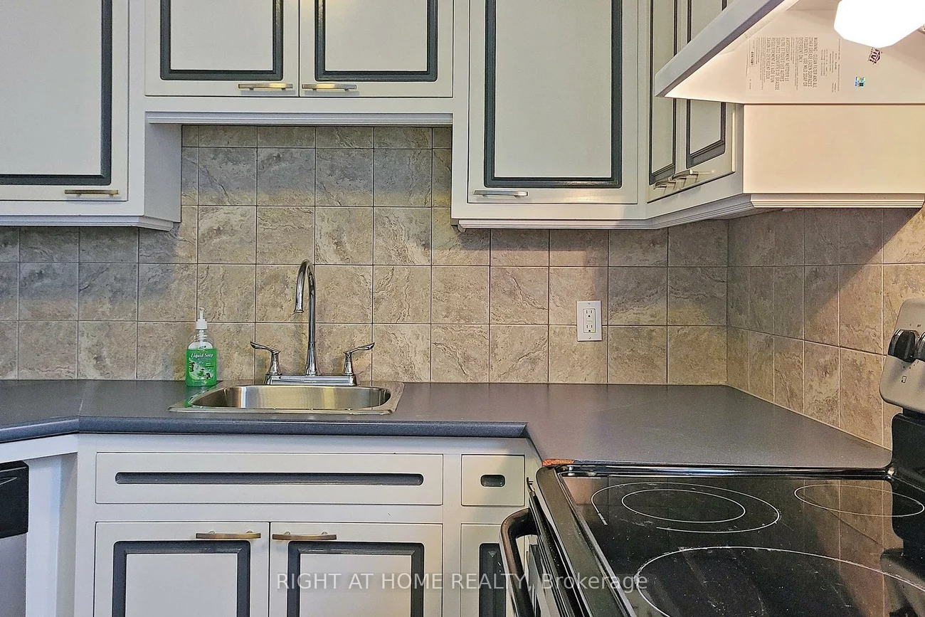 255, Lakeshore, Port Credit, Mississauga