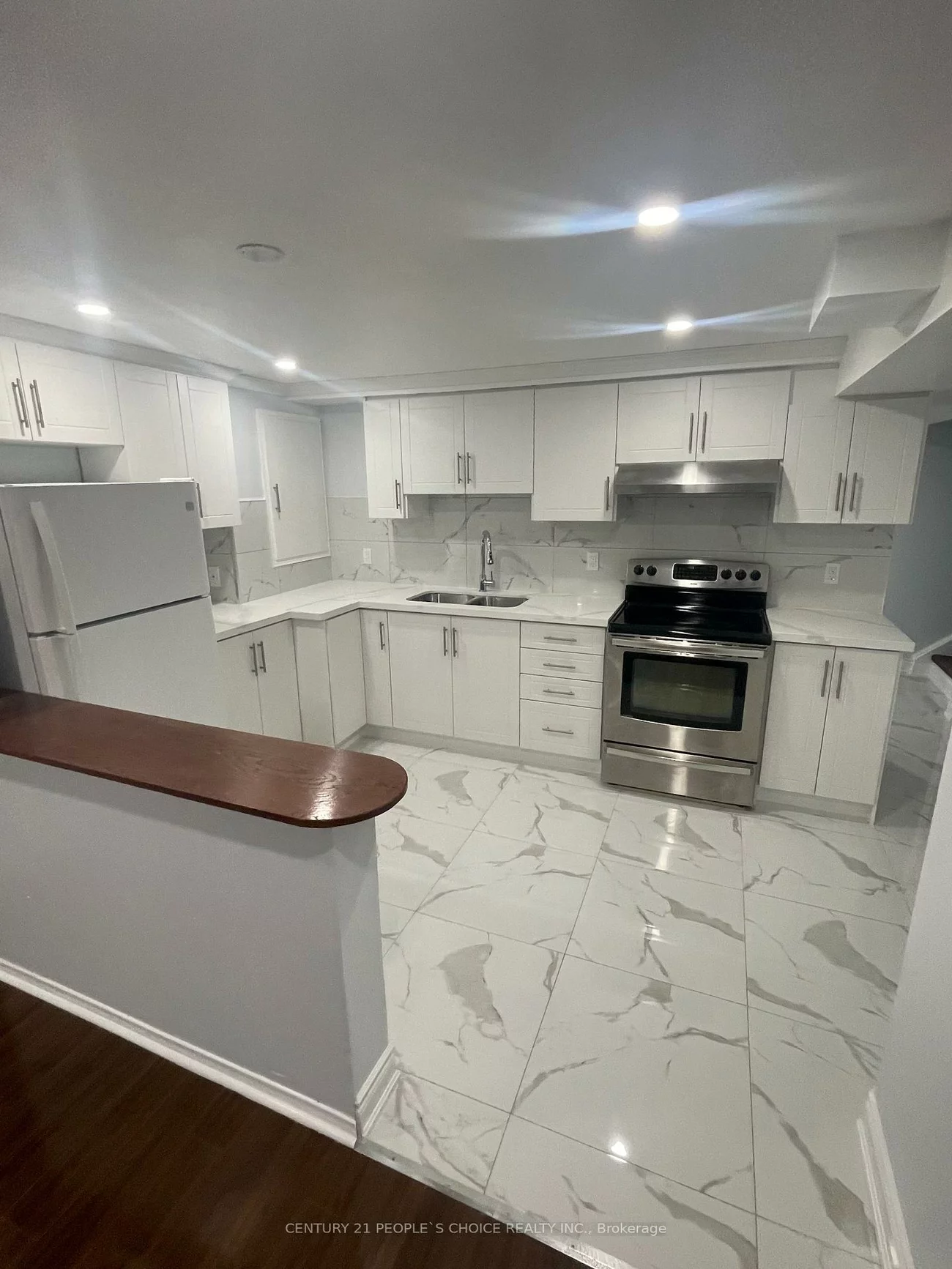 358, Kingsbridge Garden, Hurontario, Mississauga