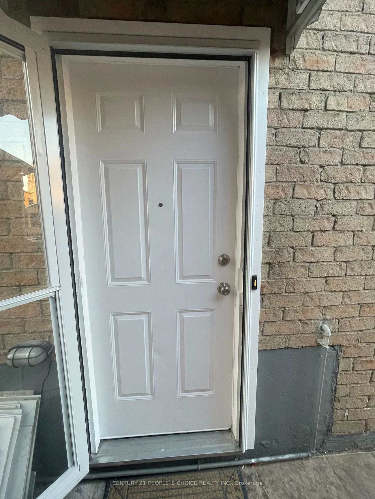 358, Kingsbridge Garden, Hurontario, Mississauga