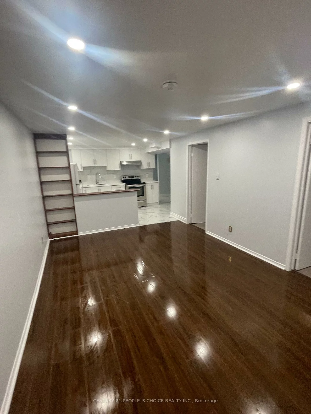 358, Kingsbridge Garden, Hurontario, Mississauga