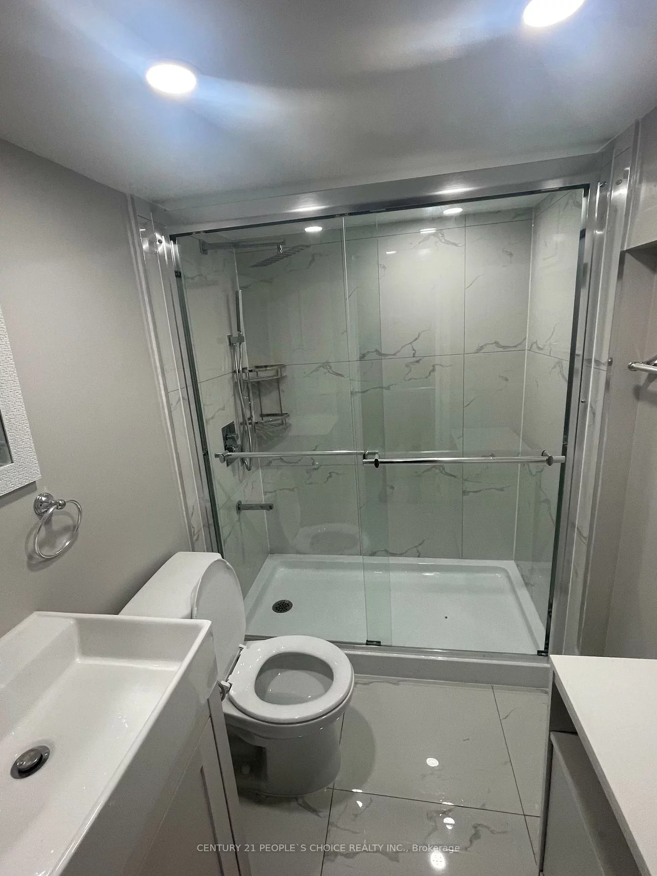 358, Kingsbridge Garden, Hurontario, Mississauga