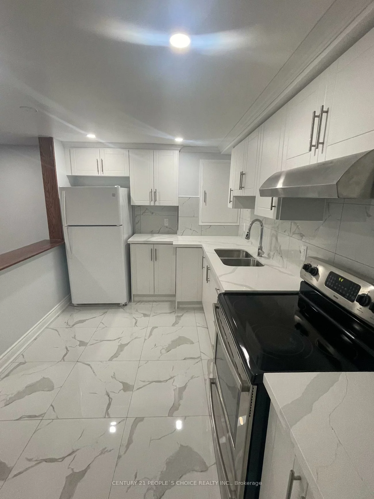 358, Kingsbridge Garden, Hurontario, Mississauga