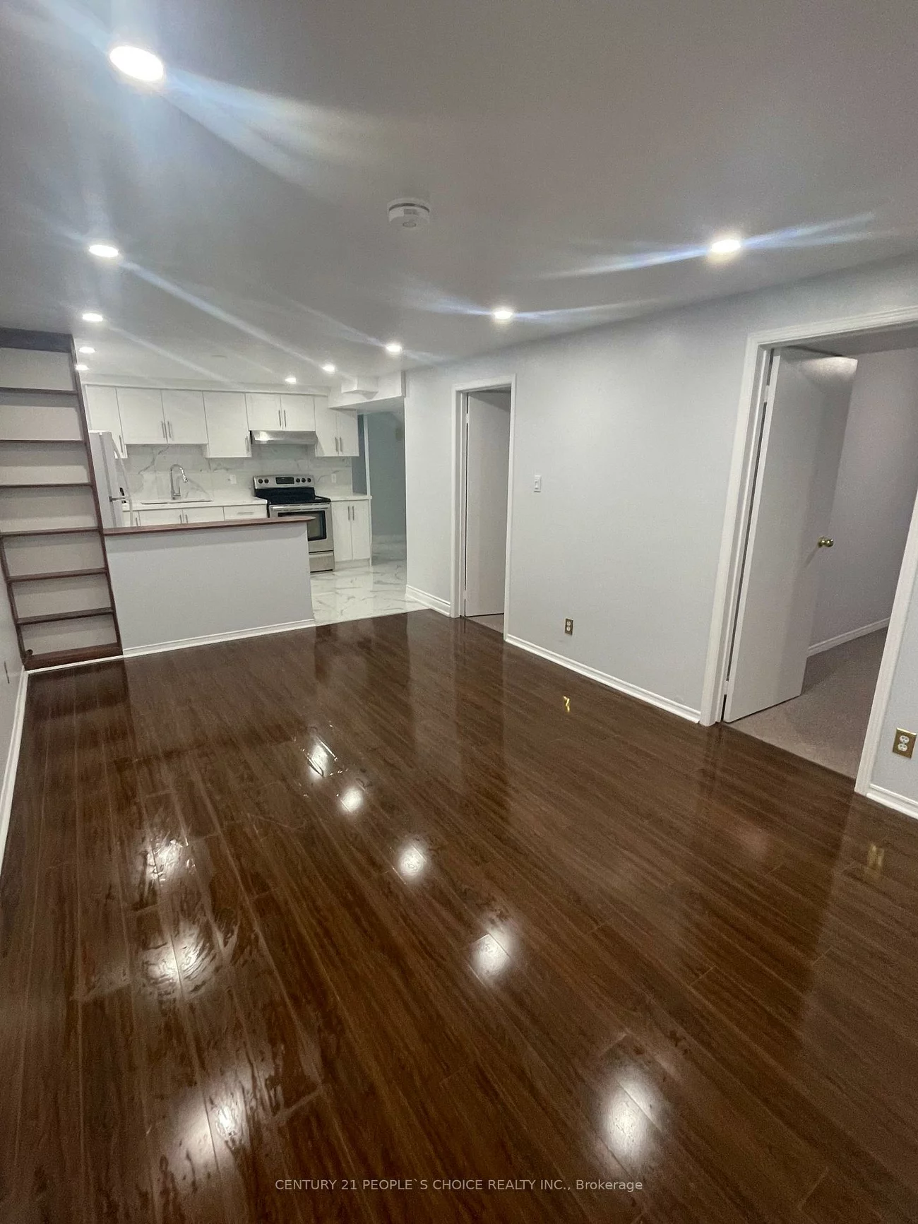 358, Kingsbridge Garden, Hurontario, Mississauga