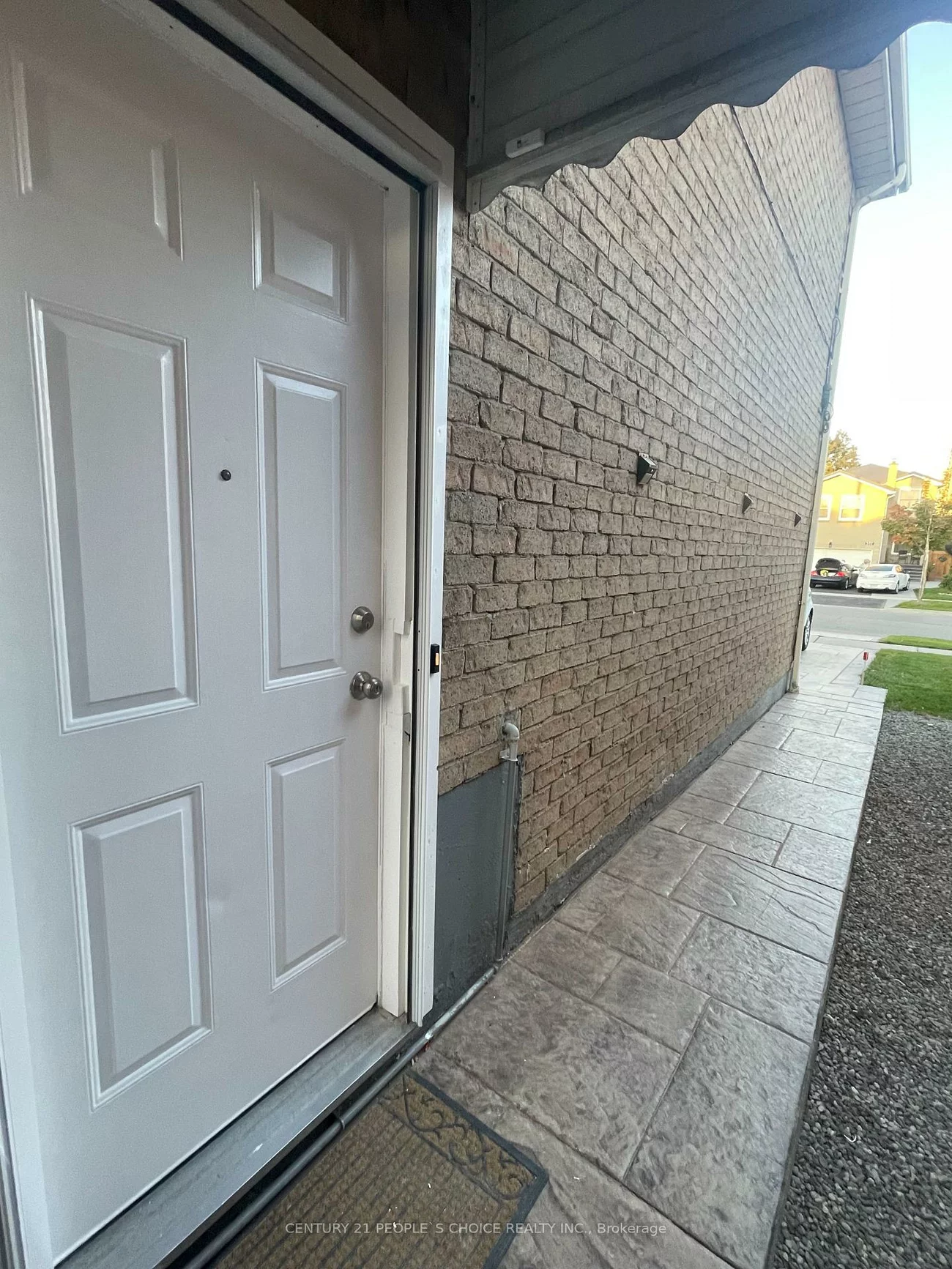 358, Kingsbridge Garden, Hurontario, Mississauga