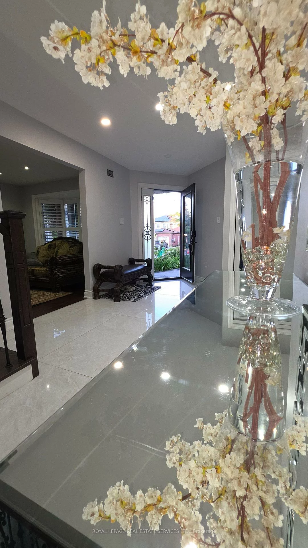 323, Winfield, Hurontario, Mississauga