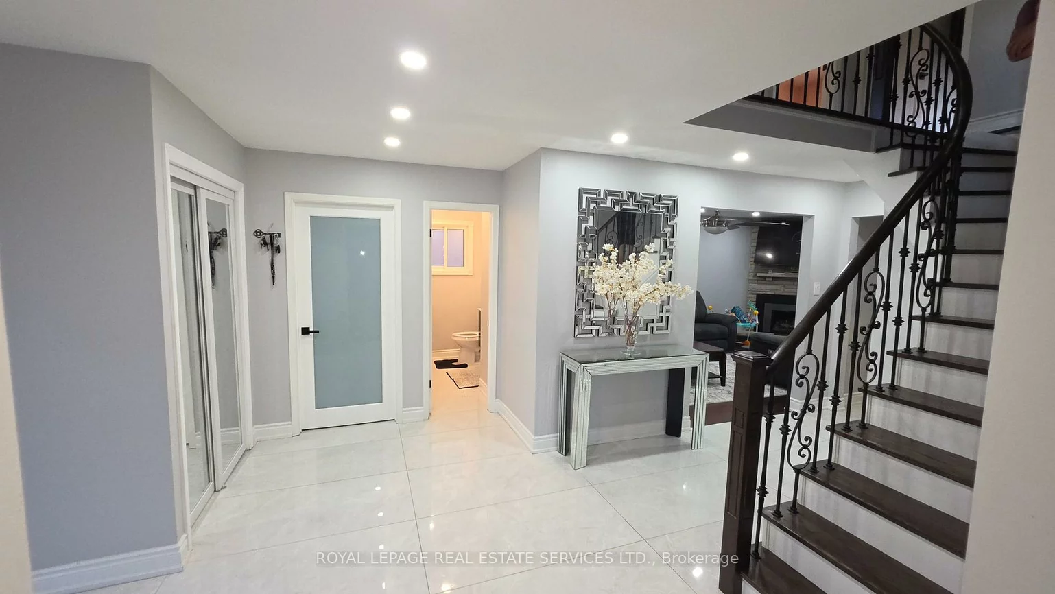 323, Winfield, Hurontario, Mississauga