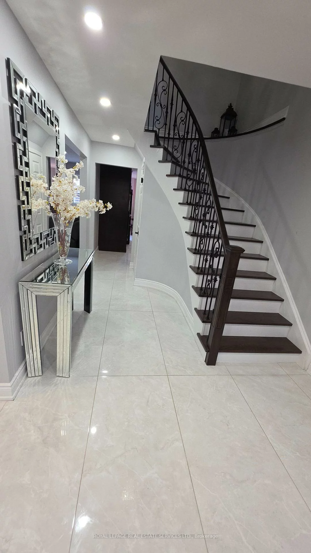 323, Winfield, Hurontario, Mississauga