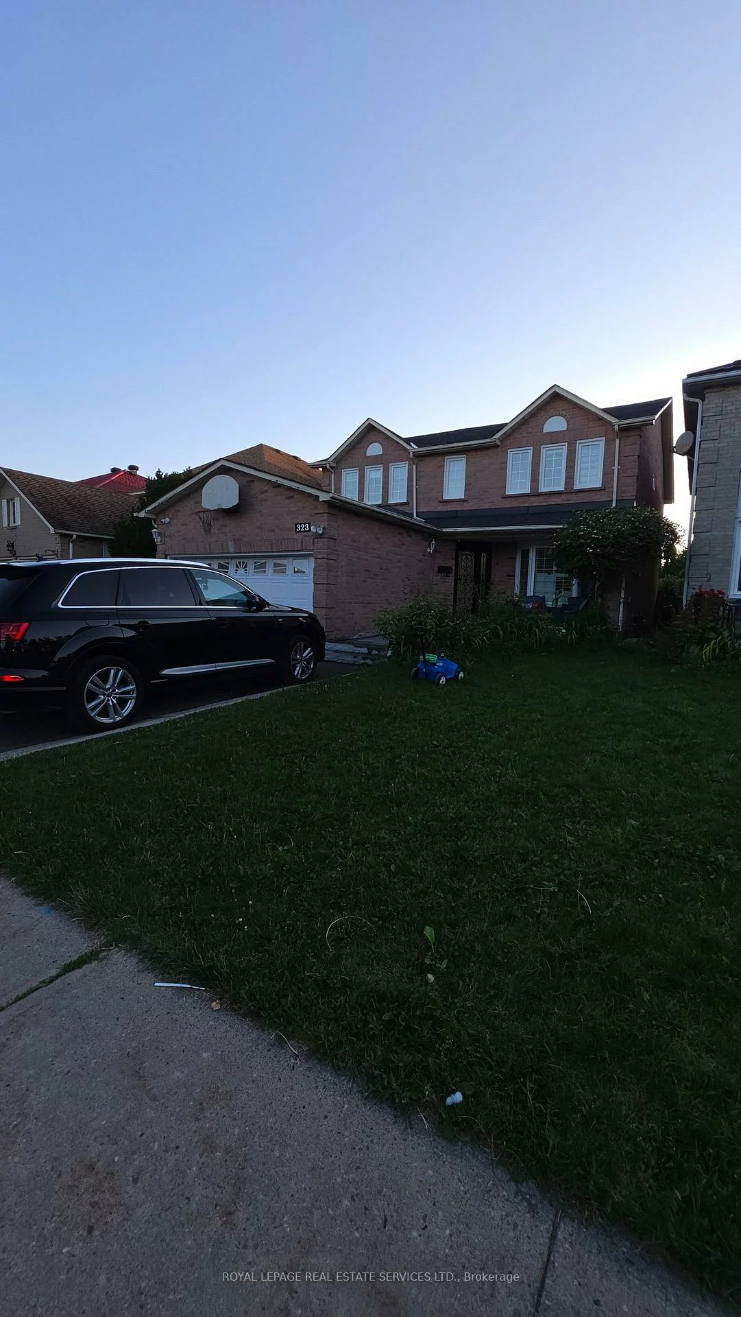 323, Winfield, Hurontario, Mississauga
