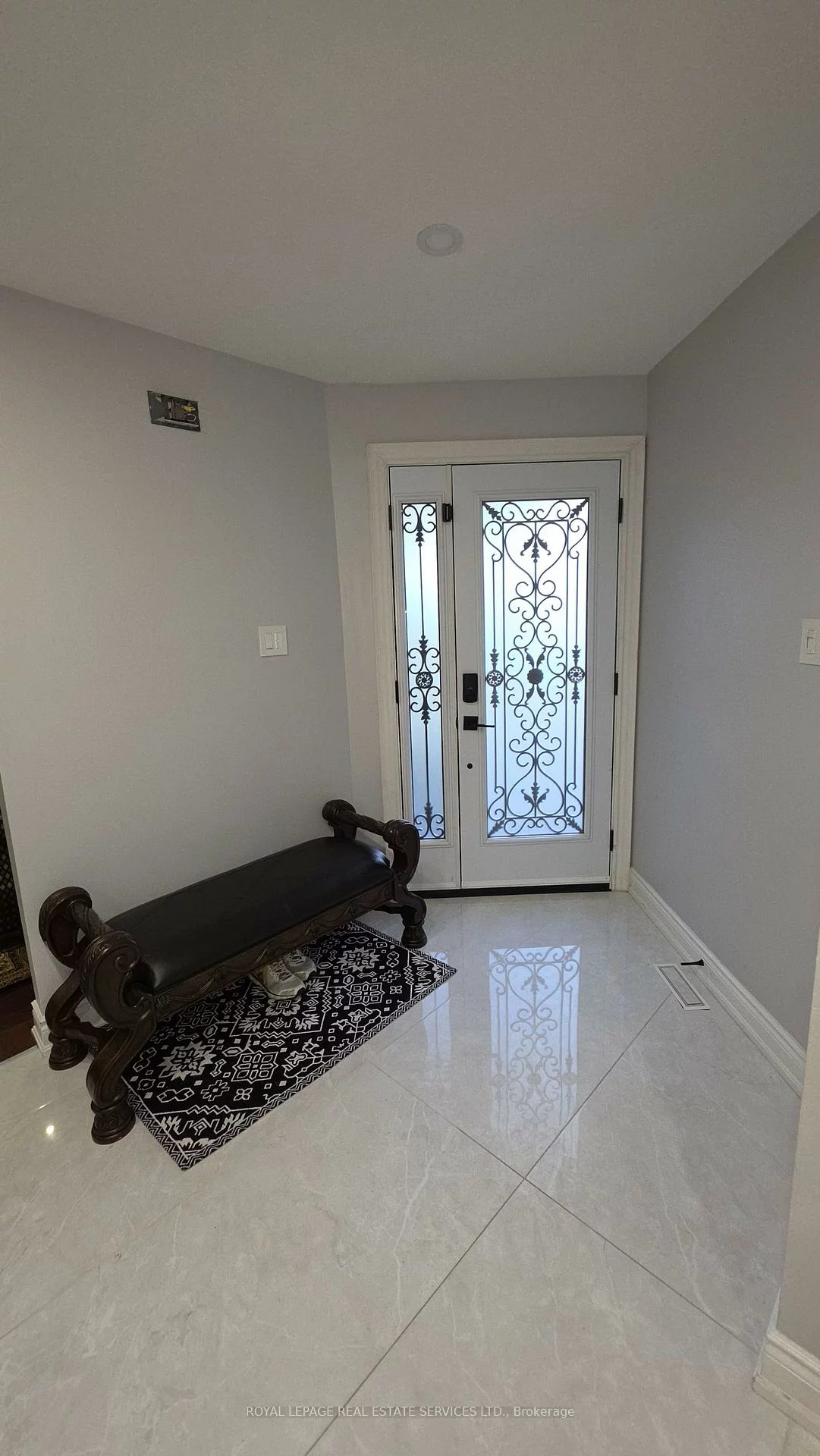 323, Winfield, Hurontario, Mississauga