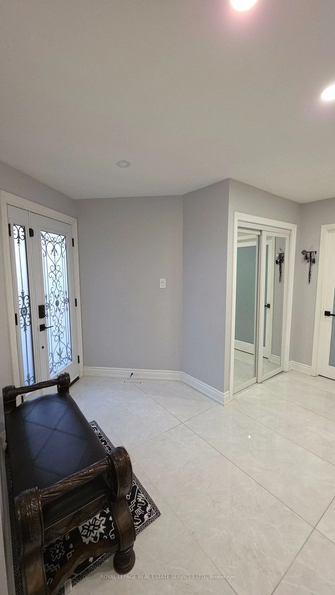 323, Winfield, Hurontario, Mississauga
